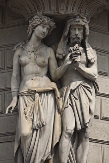 Italy, Lombardy, Milan, building sculpture, Piazza Cavour Italy, Lombardy, Milan, building sculpture, Piazza Cavour