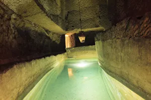 Italy, Naples, Napoli Sotterranea (Underground Naples), Ancient Aqueducts Italy, Naples, Napoli Sotterranea (Underground Naples), Ancient Aqueducts