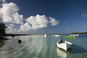 Images Dated 12th February 2009: Mauritius, Southern Mauritius, Blue Bay, boats on Blue Bay