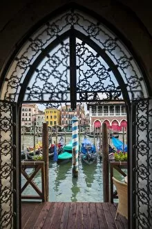 Images Dated 21st September 2016: Mercati di Rialto (Rialto market) & Grand Canal, Venice, Italy