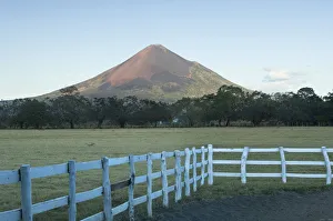 Momotombo Volcano, Nr. Leon, Nicaragua Momotombo Volcano, Nr. Leon, Nicaragua