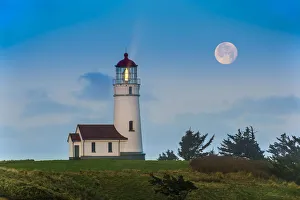 Full Moon over Cape Blanco Lighthouse, Oregon, USA Full Moon over Cape Blanco Lighthouse, Oregon, USA