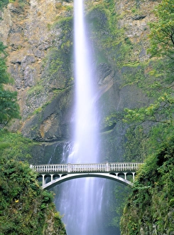 USA Landmarks Prints: Multnomah Falls