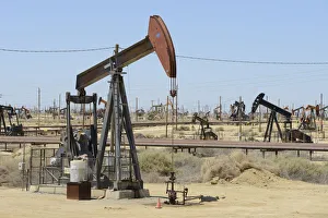 Oil field near Lost Hills, Central Valley, California, USA Oil field near Lost Hills, Central Valley, California, USA