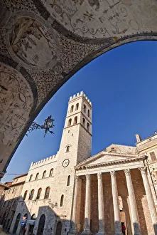 Palazzo del Capitano del Popolo and Tempio di Minerva, Assisi, Perugia District, Umbria Palazzo del Capitano del Popolo and Tempio di Minerva, Assisi, Perugia District, Umbria