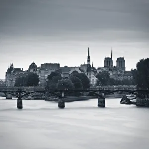 Pont des Arts, Notre Dame Cathedral and River Seine, Paris, France Pont des Arts, Notre Dame Cathedral and River Seine, Paris, France