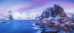 Images Dated 19th February 2016: Red Fishing Huts at Hamnoy, Lofoten Islands, Norway