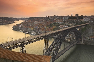 River Douro & Dom Luis I Bridge, Porto, Portugal River Douro & Dom Luis I Bridge, Porto, Portugal