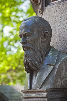 Russia, St. Petersburg, Vosstaniya, Tikhvin Cemetery, grave of Fyodor Dostoevsky, writer Russia, St. Petersburg, Vosstaniya, Tikhvin Cemetery, grave of Fyodor Dostoevsky, writer