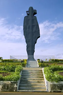 Sandino statue, a Nicaraguan revolutionary, Parque Historico Nacional Loma de Tiscapa Sandino statue, a Nicaraguan revolutionary, Parque Historico Nacional Loma de Tiscapa