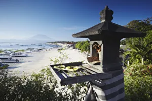 Shrine overlooking Jungutbatu beach, Nusa Lembongan, Bali, Indonesia Shrine overlooking Jungutbatu beach, Nusa Lembongan, Bali, Indonesia
