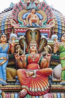 Singapore, Sri Mariamman Temple, Hindu Deities Adorning Roof of Main Prayer Hall Singapore, Sri Mariamman Temple, Hindu Deities Adorning Roof of Main Prayer Hall