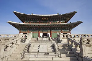 South Korea, Seoul, Gyeongbokgung Palace, Geunjeongjeon Throne Hall South Korea, Seoul, Gyeongbokgung Palace, Geunjeongjeon Throne Hall
