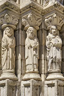Statues of the portal of the Motherchurch (Se Catedral) of Viana do Castelo dating back Statues of the portal of the Motherchurch (Se Catedral) of Viana do Castelo dating back
