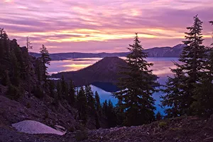 Sunrise with Wizard Island, Crater Lake National Park, Oregon, USA Sunrise with Wizard Island, Crater Lake National Park, Oregon, USA