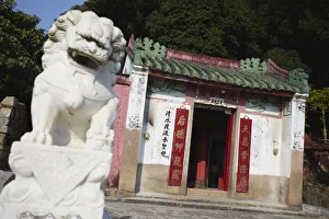 Temple in fishing village, Ma Wan, Hong Kong, China Temple in fishing village, Ma Wan, Hong Kong, China