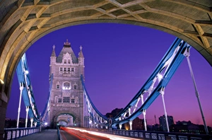 England Tourist Attraction Prints: Tower Bridge