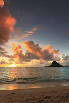 USA, Hawaii, Oahu, Kualoa Beach Park, Mokolii Island (Chinamans Hat) USA, Hawaii, Oahu, Kualoa Beach Park, Mokolii Island (Chinamans Hat)