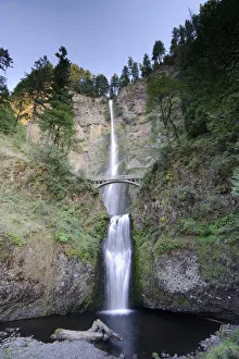 USA, Oregon, Columbia River Gorge, Multnomah Falls USA, Oregon, Columbia River Gorge, Multnomah Falls