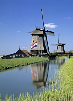 Traditional Dutch Windmills Prints: Windmills nr