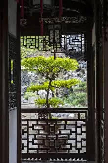 Images Dated 7th November 2016: Yu Yuan Gardens, Old City, Shanghai, China
