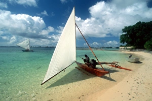 Traditional marshalhese canoe, Majuro, Marshall Islands (N. Pacific) Traditional marshalhese canoe, Majuro, Marshall Islands (N. Pacific)