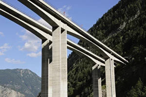 Transport Collection: Italy, Valle d Aosta, A5 motorway bridge spanning valley