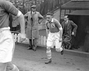 Soccer - Football League Division Two - Millwall v Nottingham Forest - The Den Soccer - Football League Division Two - Millwall v Nottingham Forest - The Den