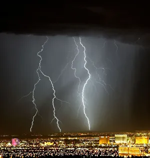 LIGHTNING STORM OVER LAS VEGAS LIGHTNING STORM OVER LAS VEGAS