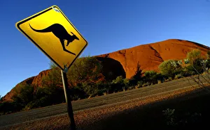 PHOTO TAKEN 20APR04- A road sign near Uluru (Ayers Rock), about 350 kilometres (220 PHOTO TAKEN 20APR04- A road sign near Uluru (Ayers Rock), about 350 kilometres (220