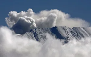 Steam venting from crater rises above Mount St Helens Steam venting from crater rises above Mount St Helens