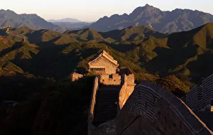 VIEW OF MORNING LIGHT ON THE JIN SHAN SECTION OF THE GREAT WALL ON THE OUTSKIRTS OF VIEW OF MORNING LIGHT ON THE JIN SHAN SECTION OF THE GREAT WALL ON THE OUTSKIRTS OF