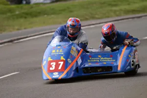 Andy Kinsella & Tim Dixon (Ireson Honda) 2004 Sidecar TT Andy Kinsella & Tim Dixon (Ireson Honda) 2004 Sidecar TT