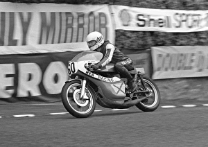Joey Dunlop leaves Governors Bridge: 1976 TT Joey Dunlop leaves Governors Bridge: 1976 TT