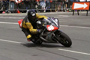 Julian Bull (Yamaha) 2004 Production 1000 TT Julian Bull (Yamaha) 2004 Production 1000 TT