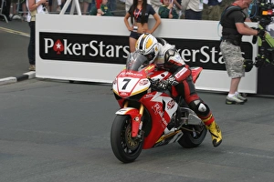 Michael Dunlop (Honda) 2010 Superbike TT Michael Dunlop (Honda) 2010 Superbike TT