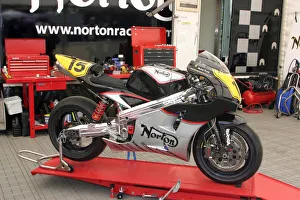 Michael Dunlops Norton: 2009 Senior TT Michael Dunlops Norton: 2009 Senior TT