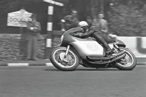 Mike Hailwood at Quarter Bridge: 1962 Junior TT Mike Hailwood at Quarter Bridge: 1962 Junior TT