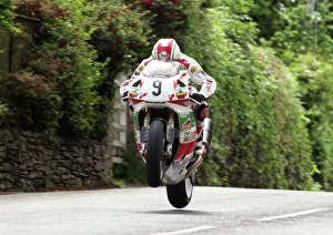 Phillip McCallen flies Ballacryre: 1995 Formula One TT Phillip McCallen flies Ballacryre: 1995 Formula One TT