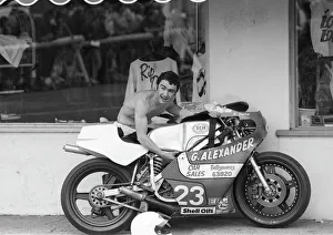 Robert Dunlop at Parliament Square: 1985 TT Robert Dunlop at Parliament Square: 1985 TT