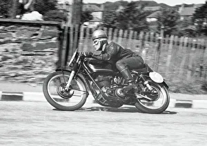 Roy Evans at Cruickshanks: 1952 Junior TT Roy Evans at Cruickshanks: 1952 Junior TT