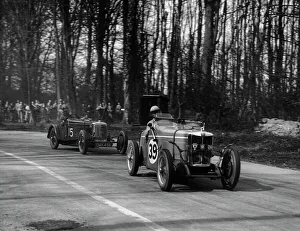 MG Magnette leads Frazer Nash at Donington MG Magnette leads Frazer Nash at Donington