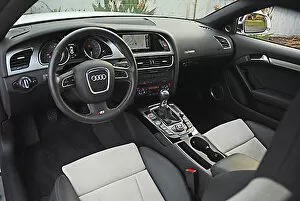 Images Dated 3rd September 2009: Audi S5 coupe white 2009