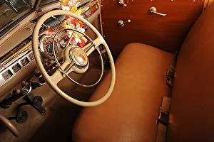 Ford Woodie Super Deluxe Station Wagon 1946 White & brown Ford Woodie Super Deluxe Station Wagon 1946 White & brown
