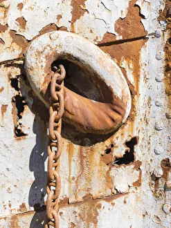 Anchor chain of the Dias, a wreck in Grytviken. Grytviken Whaling Station Anchor chain of the Dias, a wreck in Grytviken. Grytviken Whaling Station