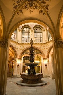 AUSTRIA-Vienna: Palais Ferstel / Shopping Gallery Interior AUSTRIA-Vienna: Palais Ferstel / Shopping Gallery Interior