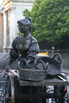 Dublin, Ireland. A statue of the fishmongers daughter, Molly Malone Dublin, Ireland. A statue of the fishmongers daughter, Molly Malone