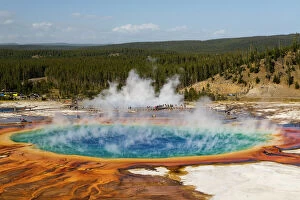 Images Dated 4th October 2016: Elevated view of Grand Prismatic Spring, the largest in the U. S. and third largest in the world