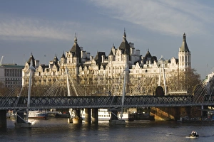 ENGLAND-London: Building along Victoria Embankment / Morning ENGLAND-London: Building along Victoria Embankment / Morning
