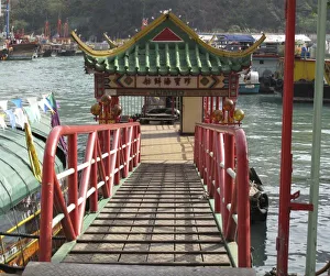 entrance to ferry pier for Jumbo Floating Restaurant entrance to ferry pier for Jumbo Floating Restaurant